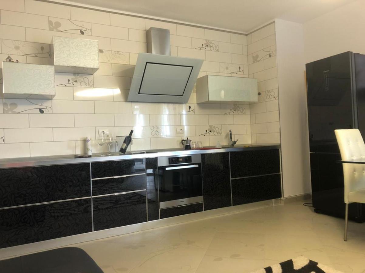 Vale House Holiday Apartment Vlorë Buitenkant foto